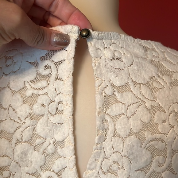 BNWOT Maurices classy off white lined floral top - Picture 9 of 15